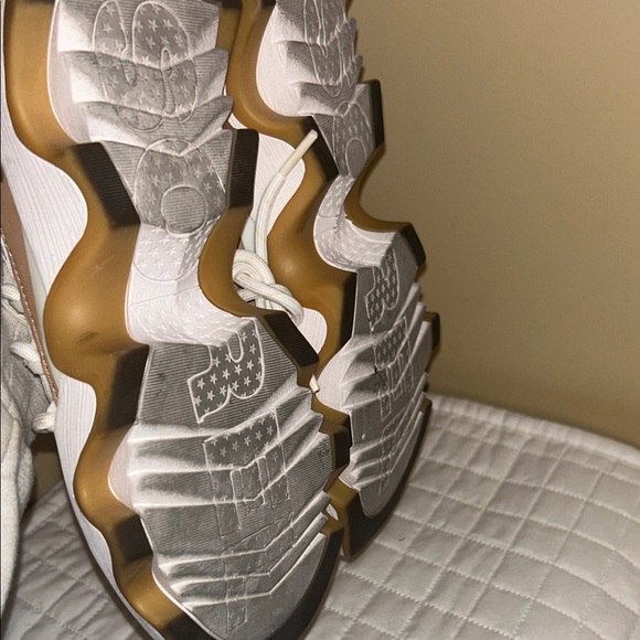 Sorel Kinetic Impact ll White and Tan Women's Sneakers - Picture 5 of 7